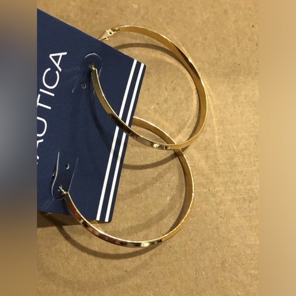 Nautica‎ gold tone circle angular hoop earrings new - Picture 5 of 14